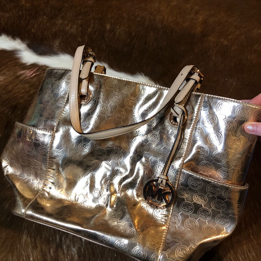 Micheal kors purse
